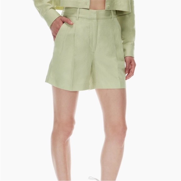 Wilfred effortless shorts in sage colour - Picture 1 of 11